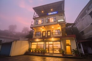 Property entrance - FabHotel Mountain View (Mussoorie)