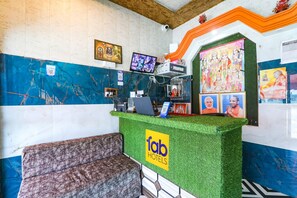 Reception - Fabexpress Raghunandan Inn (Faizabad)