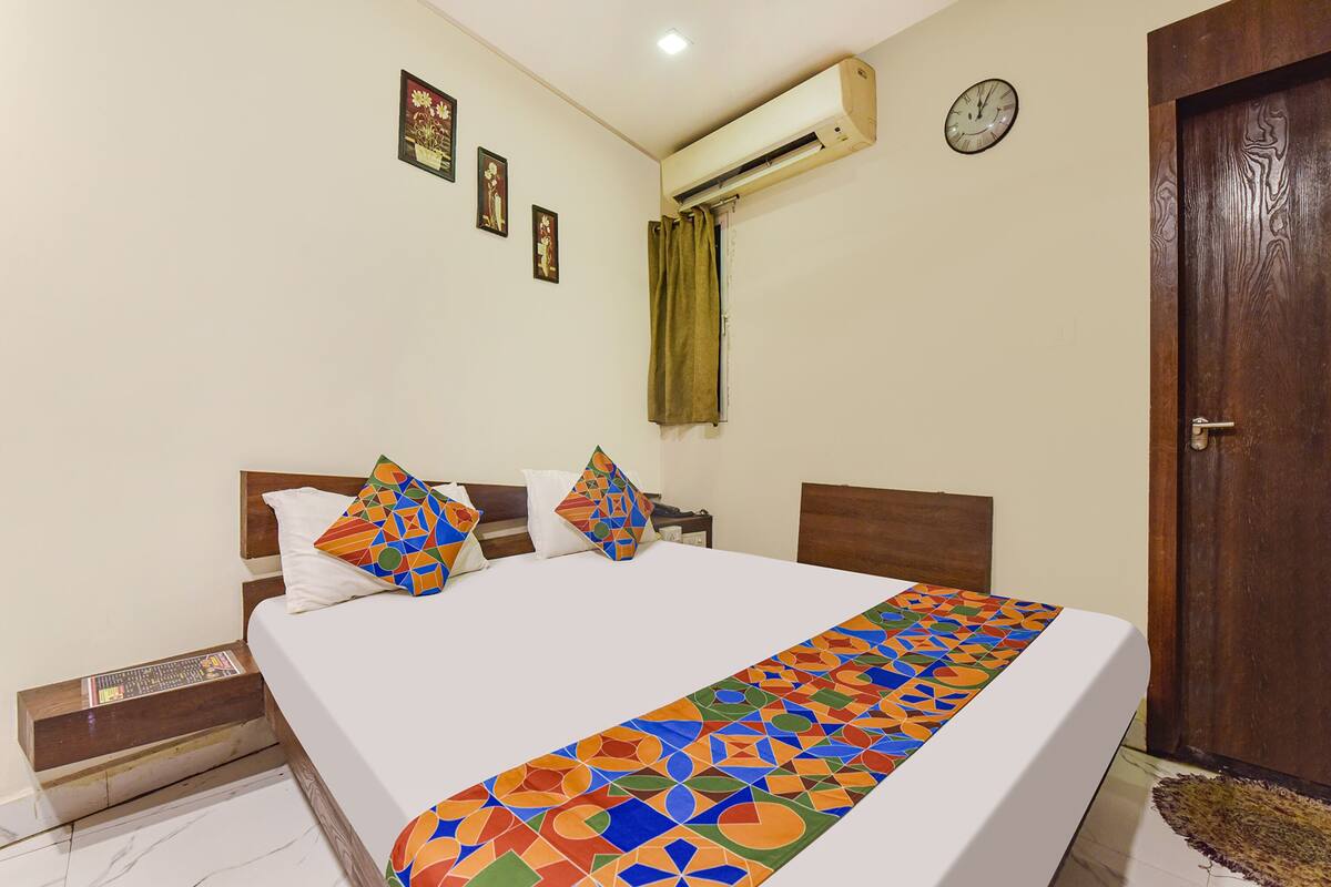 Deluxe Room | Egyptian cotton sheets, premium bedding, in-room safe, free WiFi