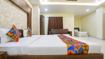 Family Room | Egyptian cotton sheets, premium bedding, in-room safe, free WiFi