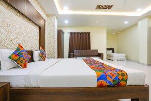 Family Room | Egyptian cotton sheets, premium bedding, in-room safe, free WiFi - Fabhotel Heritage I (Durg)