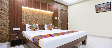 Premium Room | Egyptian cotton sheets, premium bedding, in-room safe, free WiFi