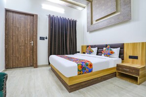 Luxury Room | Egyptian cotton sheets, premium bedding, in-room safe, free WiFi - Fabhotel Jb Square Resort (Faizabad)