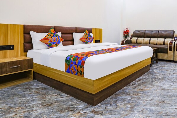 Egyptian cotton sheets, premium bedding, in-room safe, free WiFi - Fabhotel Jb Square Resort (Faizabad)