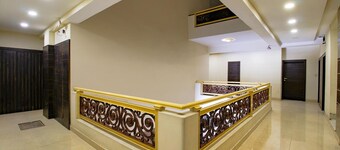 Fabhotel Kamla Regency