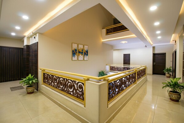 Lobby - Fabhotel Kamla Regency (Bhopal)