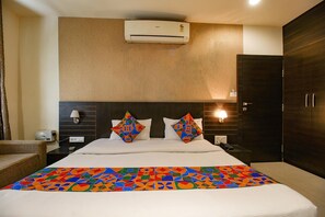 Egyptian cotton sheets, premium bedding, in-room safe, free WiFi - Fabhotel Kamla Regency (Bhopal)