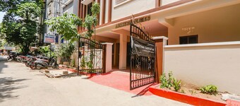 Fabhotel Prestige Castle