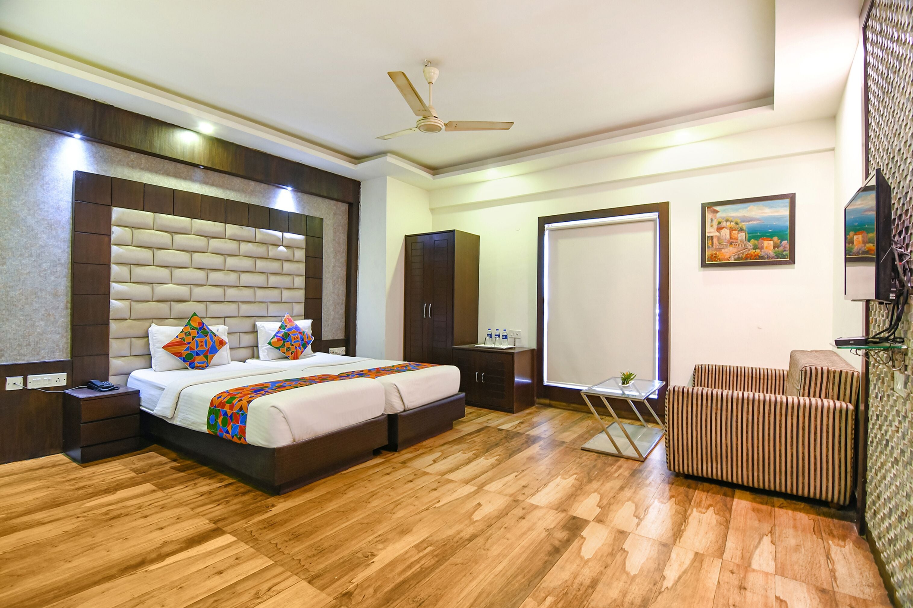 Egyptian cotton sheets, premium bedding, in-room safe, free WiFi