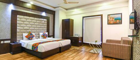 Egyptian cotton sheets, premium bedding, in-room safe, free WiFi