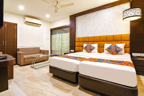 Executive Room | Egyptian cotton sheets, premium bedding, in-room safe, free WiFi - FabHotel Prime Goodwill (Kolkata)