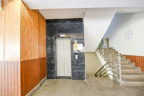 Elevator - Fabhotel Prime The Dms Residency (Greater Noida)