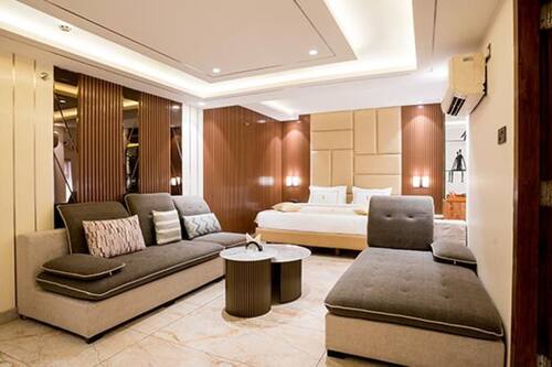 Egyptian cotton sheets, premium bedding, in-room safe, soundproofing