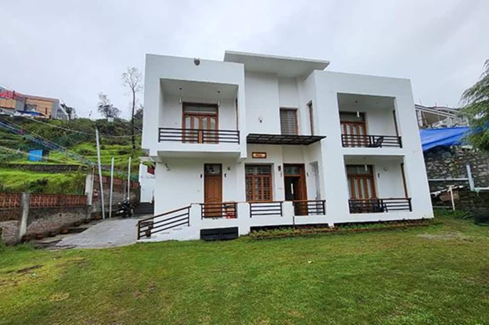 Fabhotel Sri Vari Studio Apartment