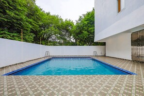 Pool - Fabhotel Sun Lux Grand Residency (Vanur)