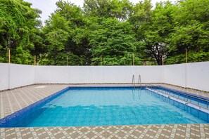 Pool - Fabhotel Sun Lux Grand Residency (Vanur)