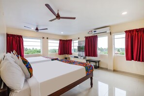 Egyptian cotton sheets, premium bedding, in-room safe, free WiFi - Fabhotel Sun Lux Grand Residency (Vanur)