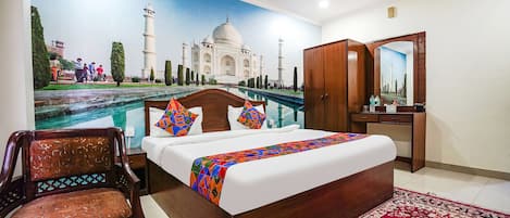 Egyptian cotton sheets, premium bedding, in-room safe, soundproofing