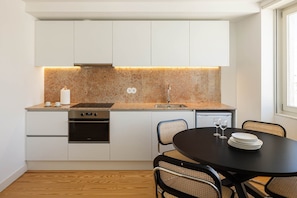 Fridge, microwave, oven, coffee/tea maker