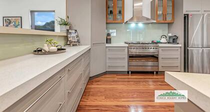 Luxury Pool Villa | Murray River | 4BR