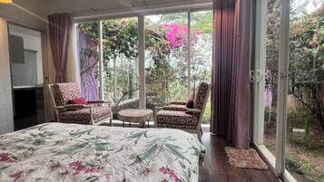 Family House, 3 Bedrooms, Courtyard Area | Free WiFi, bed sheets