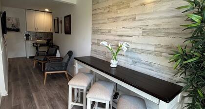 Charming 3-bedroom apartment in beautiful Hollywood with Hot Tub