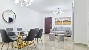 Căn hộ, ban công, quang cảnh thành phố | Khu phòng khách