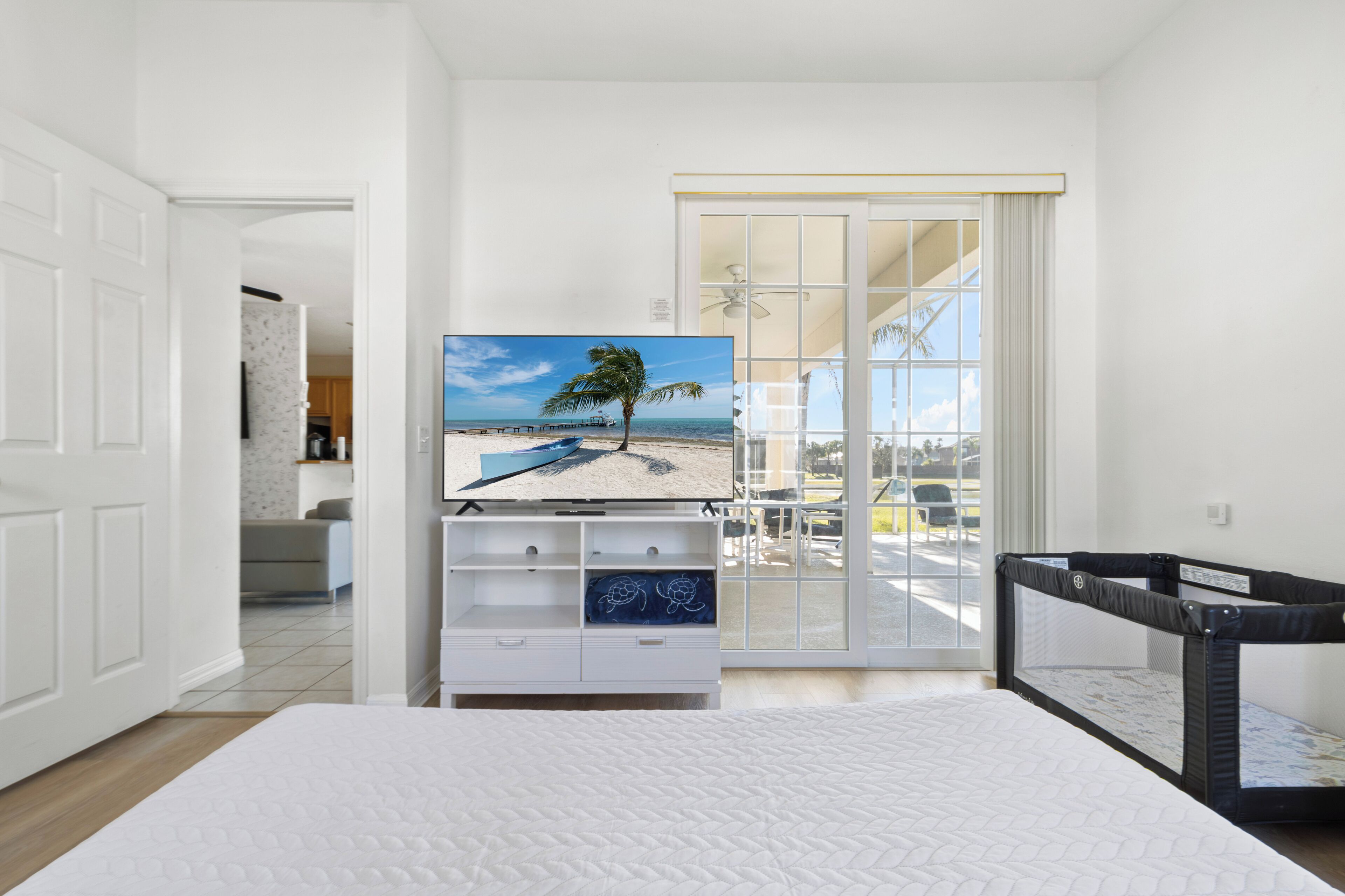 3 bedrooms, desk, iron/ironing board, free WiFi