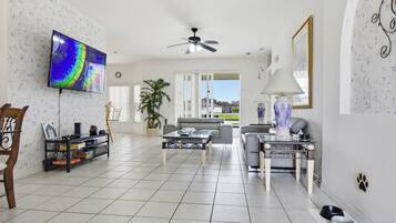 Smart TV, video games