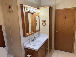 Towels, soap, shampoo, toilet paper