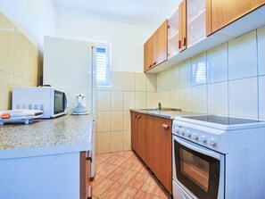 Fridge, oven, cookware/dishes/utensils - Maldini by Interhome (Zadar/Sukošan)