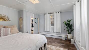 4 bedrooms, travel crib, free WiFi, bed sheets