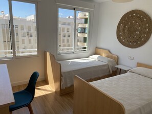2 bedrooms, desk, iron/ironing board, free WiFi - DELICIAS PLAYA, beachfront with parking included (Aguilas)