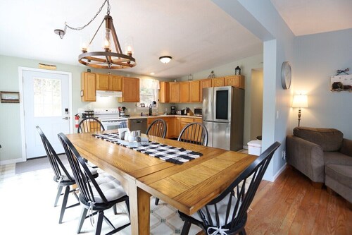 Cozy Private Single Family Home, Campton NH