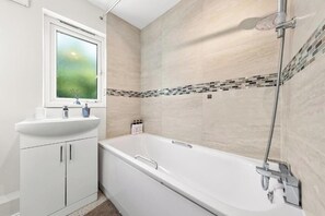 Towels - Cosy London Apartment near Canary Wharf (London)