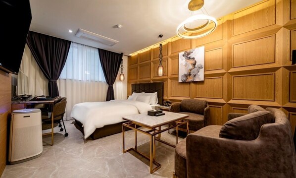 Habitación familiar doble | Decoración individual, mobiliario individual, wifi gratis y ropa de cama