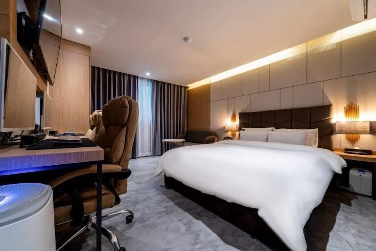 1 Schlafzimmer, individuell dekoriert, individuell eingerichtet