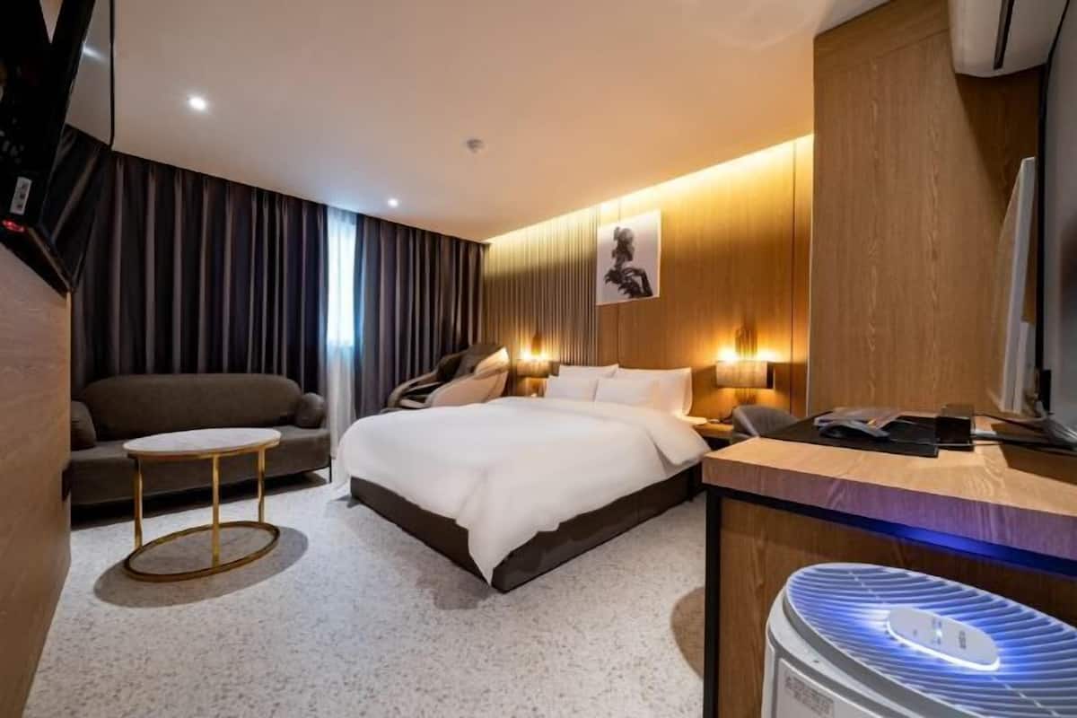 1 Schlafzimmer, individuell dekoriert, individuell eingerichtet