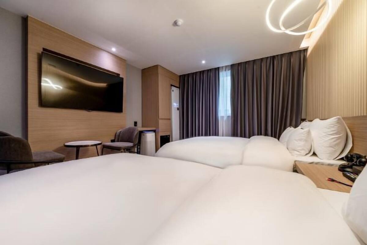 1 Schlafzimmer, individuell dekoriert, individuell eingerichtet