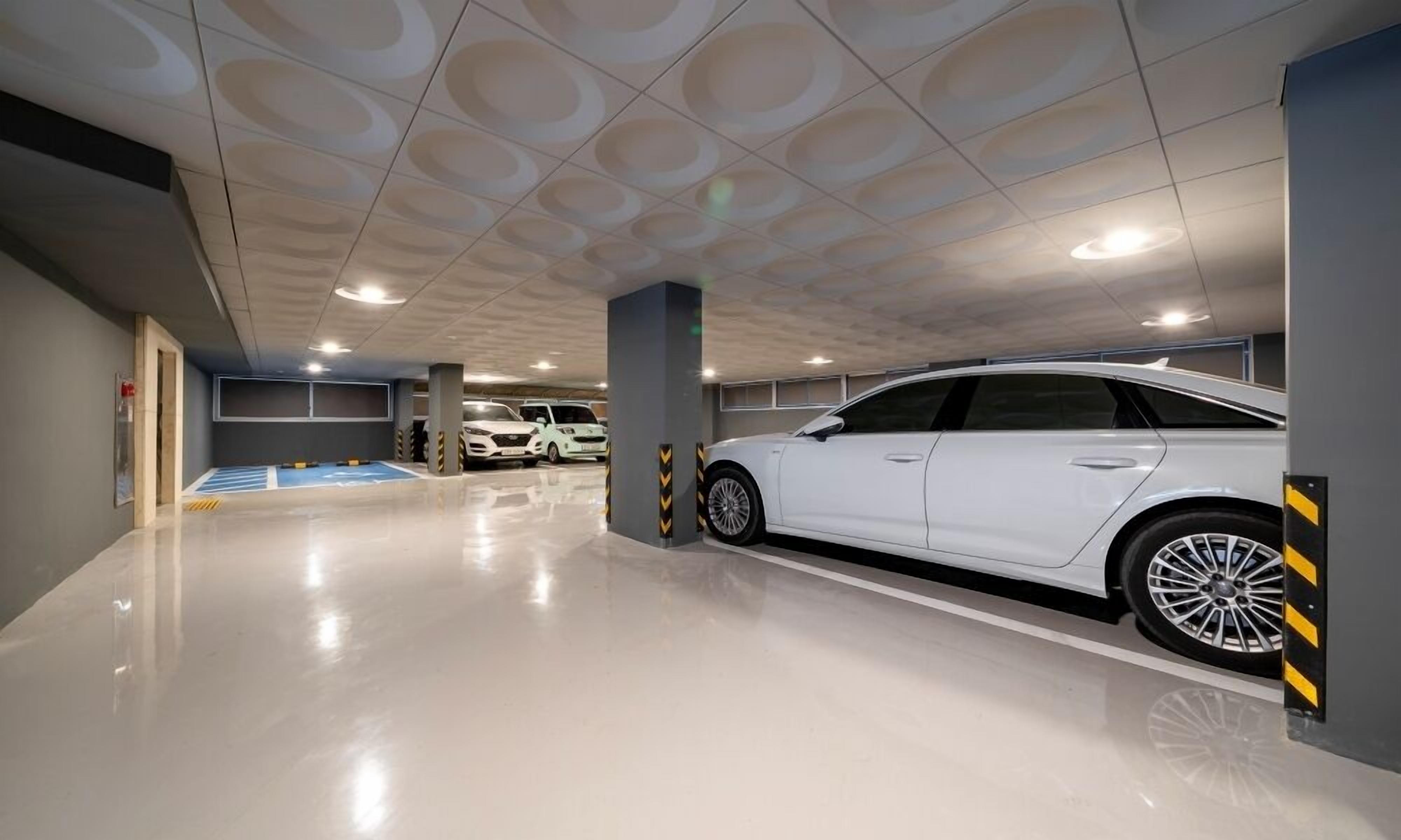 Free self parking