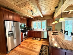 Microondas, horno, parrilla de estufa y lavavajillas 