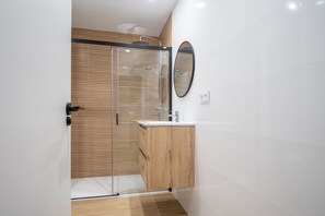 Shower, hair dryer, towels - La Esfera Gaditana: confort, beach and parking (Cádiz)