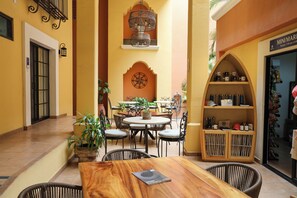 Terrace/patio - Hotel Colli (San José del Cabo)