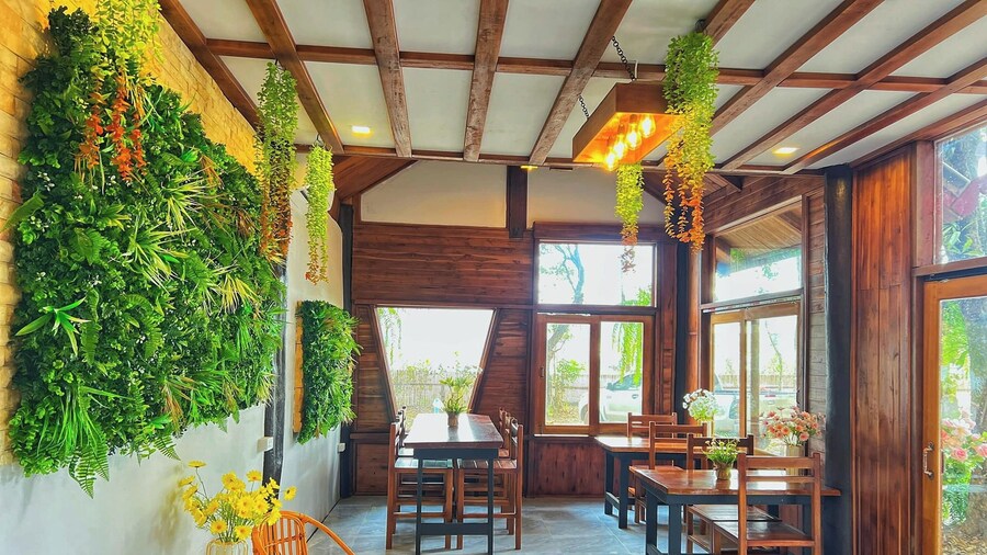 Inthawa Resort (Feuang, Laos)