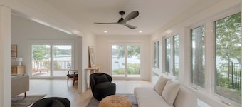 Luxury Waterfront Cottage with Panoramic Waterway Views