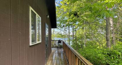 Cabin 4 'Eagle' 2-BR, 4-5 pp, overlooks lake, access to boats!