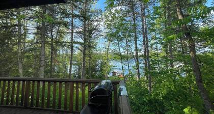 Cabin 4 'Eagle' 2-BR, 4-5 pp, overlooks lake, access to boats!