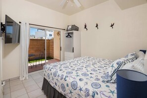 3 bedrooms, in-room safe, iron/ironing board, travel cot