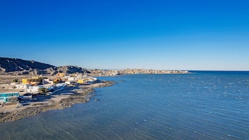 Beach nearby, sun-loungers, beach towels