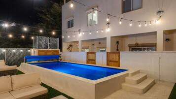 Outdoor pool, a heated pool